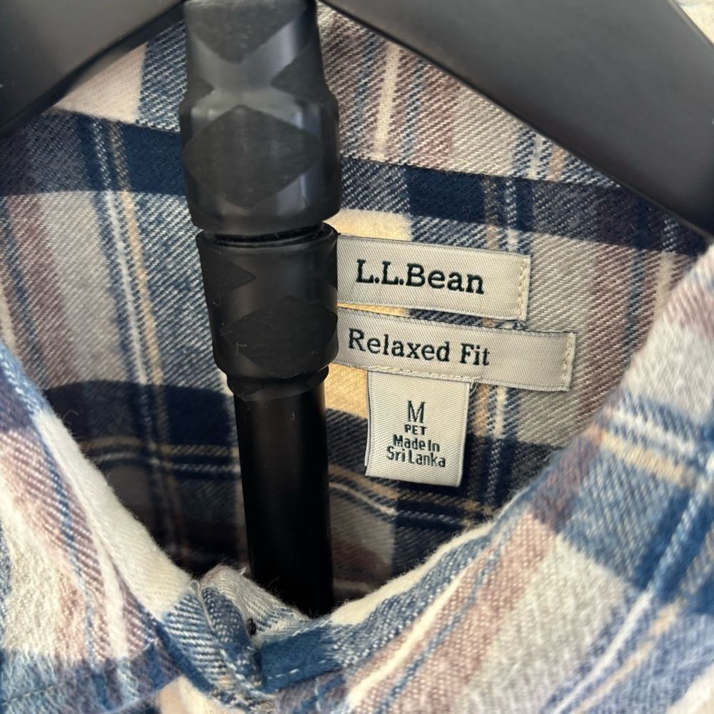 L.L. Bean Navy/Cream Plaid Button Down Flannel Women’s M Petite 100% Cotton - Picture 6 of 10